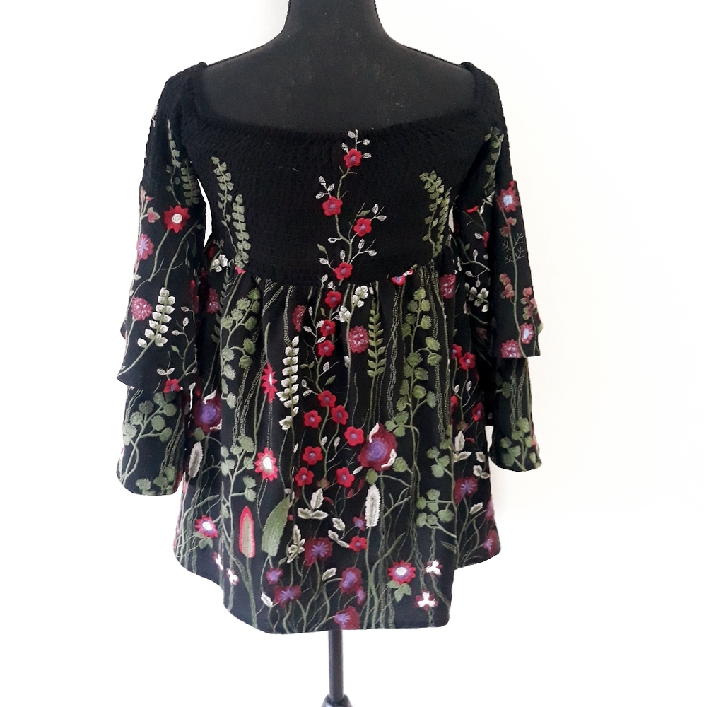 Anthropologie Red Carter Floral Embroidered Smocked Top Bell Sleeves XS - Picture 10 of 12